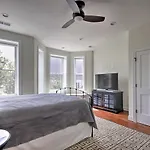 Peggys Place D C Home With Deck Near Downtown!